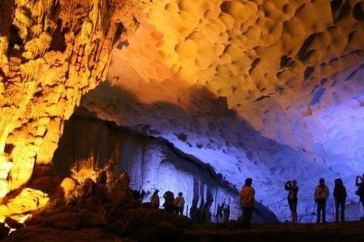 Dau Go Cave 