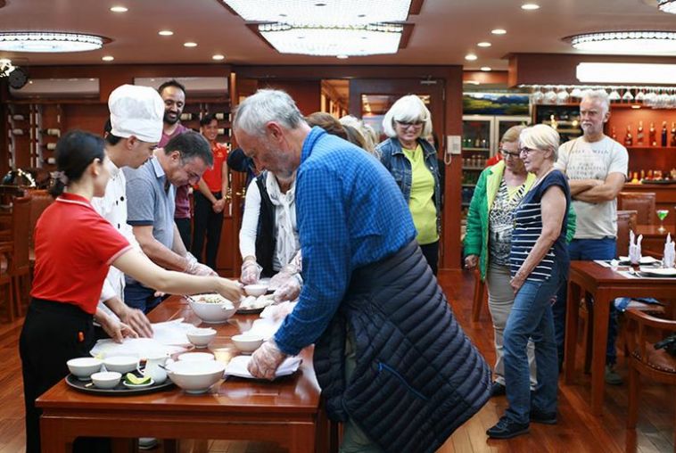 y.-cooking-class-on-calypso-cruise3