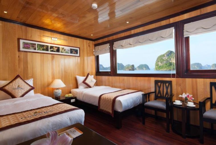 Twin-bed-Sea-View