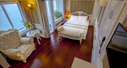 Signature Senior Suites