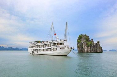 Oriental Sails Cruise