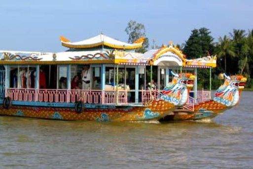 Take a cruise along Huong river