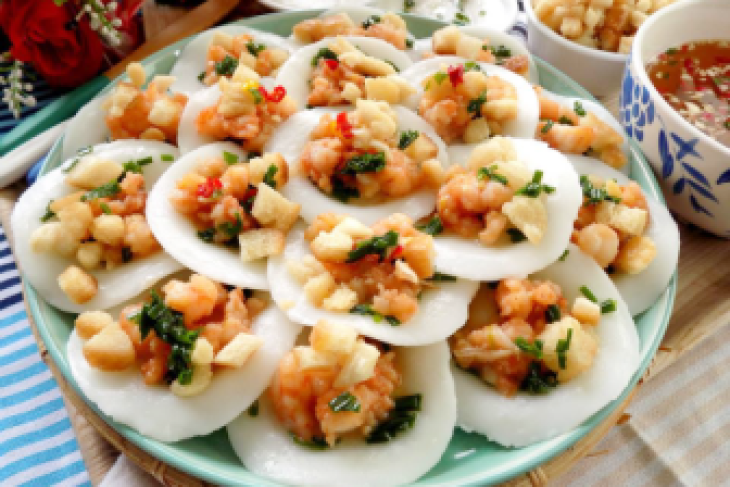 Eating Banh Khot In Vietnam