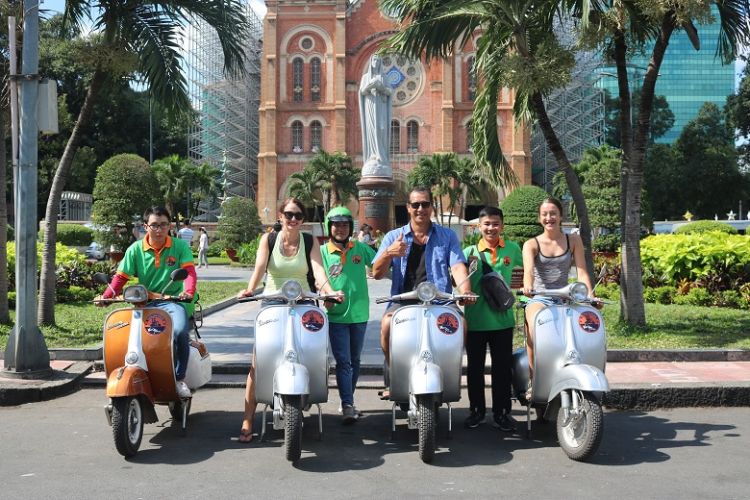 Saigon Morning Tour By Vespa