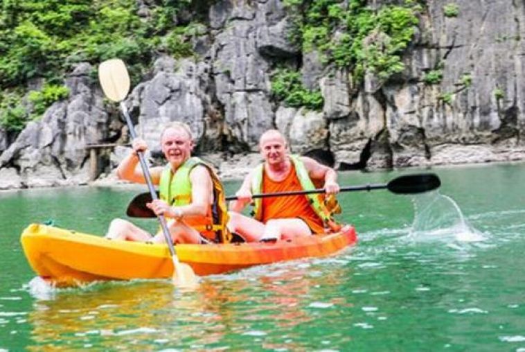 Calypso-cruises-kayaking-lan-ha-bay-600x291