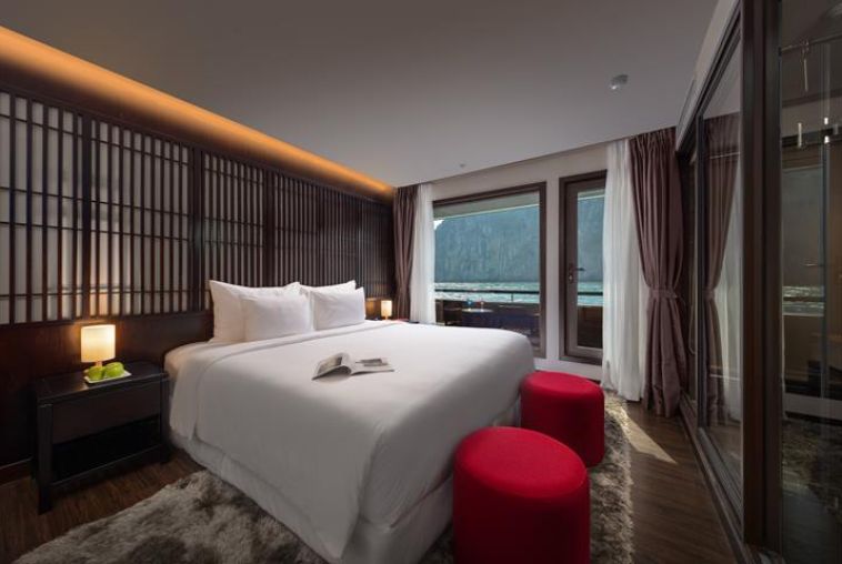 silver_room