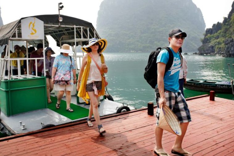 Floating fishing village