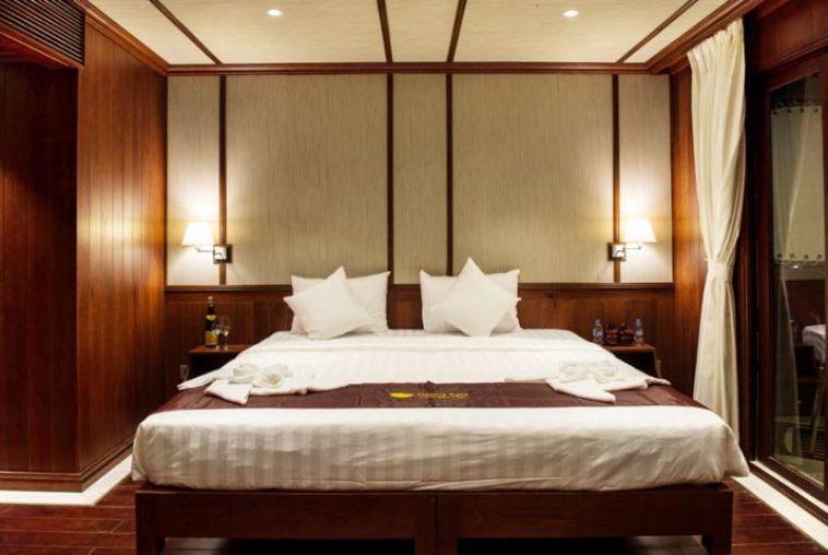 mekong-eyes-explorer-bedroom-cabin-Vietasiatravel