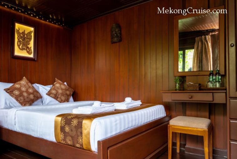 Neang-Neakii-Cruises-Double-Room-700x470