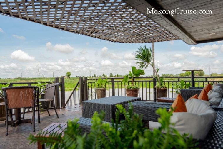 Neang-Neakii-Cruises-Outside-Decking-Area-700x470