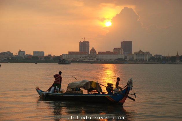 Siem Reap – Phnom Penh By Tourist Bus (B)