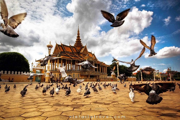 Siem Reap To Phnom Penh By Road & City Tour (B)