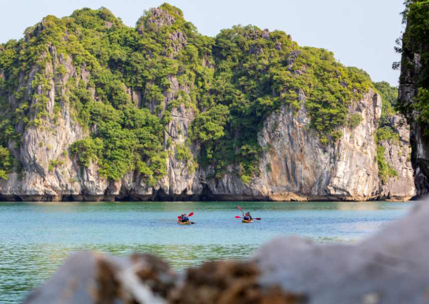 Halong Bay - Hanoi - Fly To Danang  (B/L)