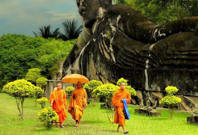 Vientiane City Tour With Buddha Park  (B)