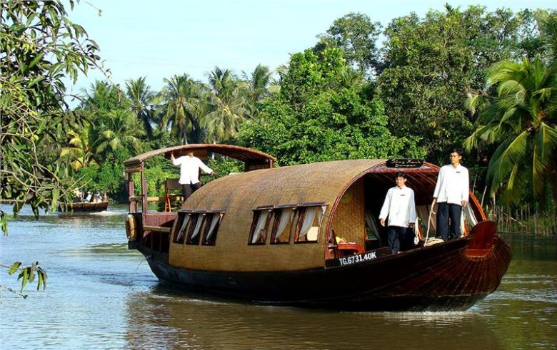 Chau Doc – Mekong River On Private Song Xanh Cruise (B/L/D)