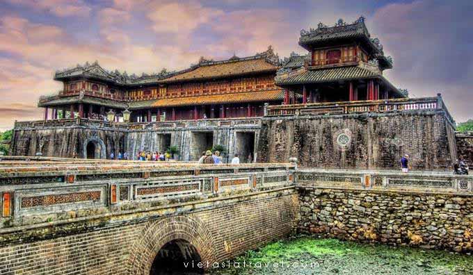 Hoi An – Drive To Hue, Visit Old Citadel  (B)