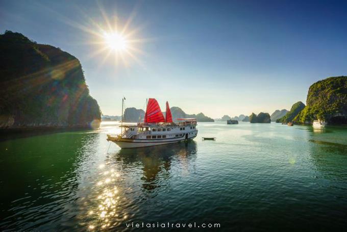 Ninh Binh – Overnight Halong Bay Cruise (B/L/D)