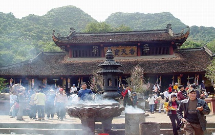 Hanoi - Perfume Pagoda - Hanoi (L)